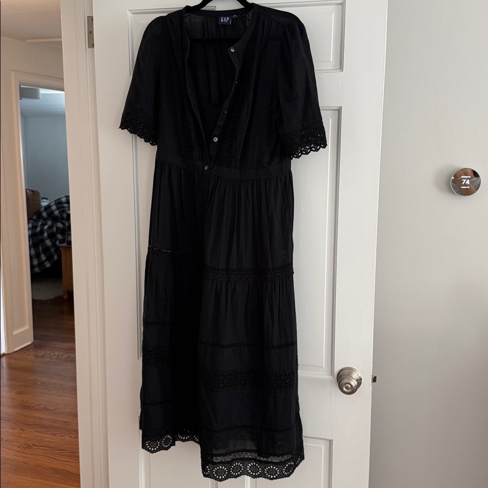 GAP - Black Midi Eyelet Button Dress with slip